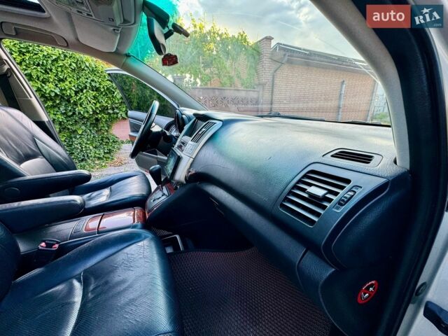 Сірий Лексус РХ, об'ємом двигуна 3 л та пробігом 250 тис. км за 7999 $, фото 59 на Automoto.ua