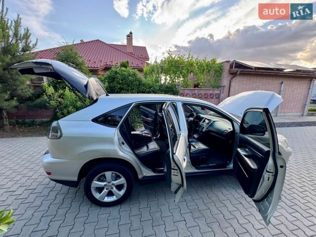 Сірий Лексус РХ, об'ємом двигуна 3 л та пробігом 250 тис. км за 7999 $, фото 26 на Automoto.ua