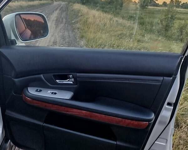 Серый Лексус РХ, объемом двигателя 3 л и пробегом 215 тыс. км за 8700 $, фото 22 на Automoto.ua