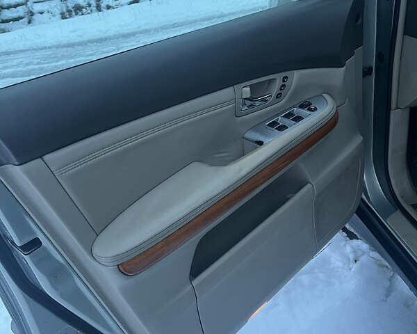 Серый Лексус РХ, объемом двигателя 3.3 л и пробегом 240 тыс. км за 7400 $, фото 6 на Automoto.ua