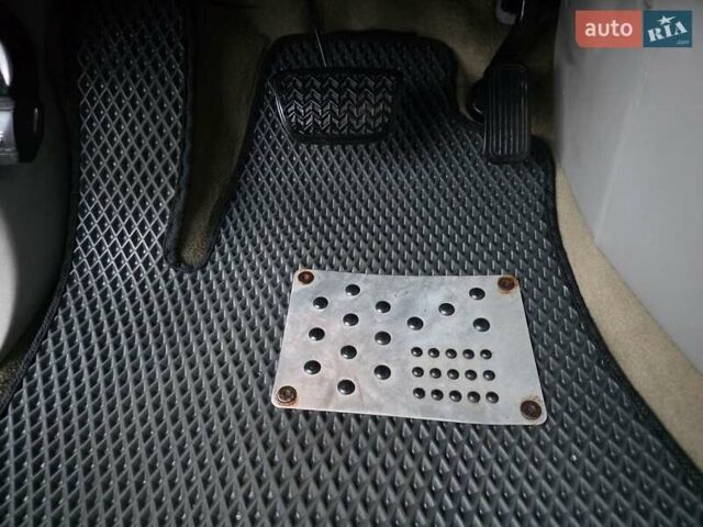 Сірий Лексус РХ, об'ємом двигуна 3 л та пробігом 273 тис. км за 7900 $, фото 25 на Automoto.ua