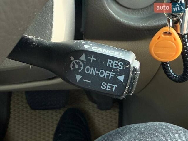 Сірий Лексус РХ, об'ємом двигуна 3 л та пробігом 246 тис. км за 8490 $, фото 18 на Automoto.ua