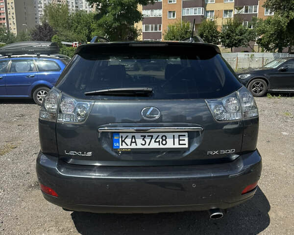Серый Лексус РХ, объемом двигателя 3 л и пробегом 246 тыс. км за 8500 $, фото 2 на Automoto.ua