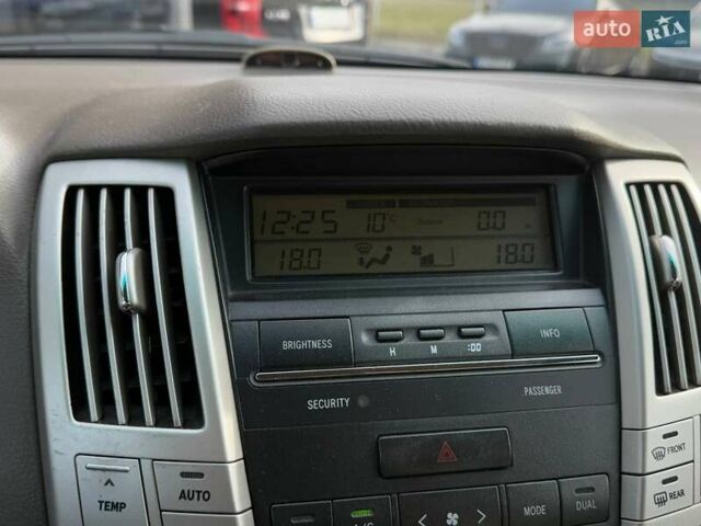 Серый Лексус РХ, объемом двигателя 3 л и пробегом 247 тыс. км за 7990 $, фото 20 на Automoto.ua