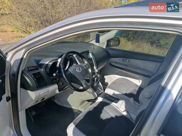 Лексус РХ 2005 в Белой Церкве на Automoto.ua Серый Лексус РХ, объемом двигателя 3.3 л и пробегом 250 тыс. км за 10200 $, фото 2 на Automoto.ua