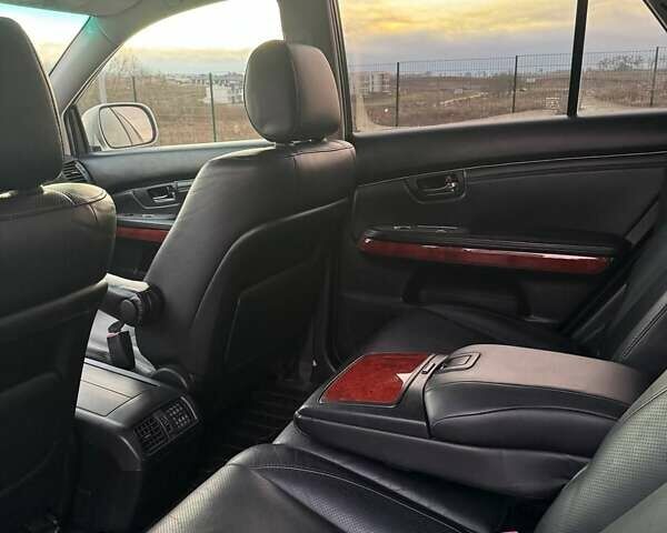 Серый Лексус РХ, объемом двигателя 3 л и пробегом 330 тыс. км за 9200 $, фото 1 на Automoto.ua