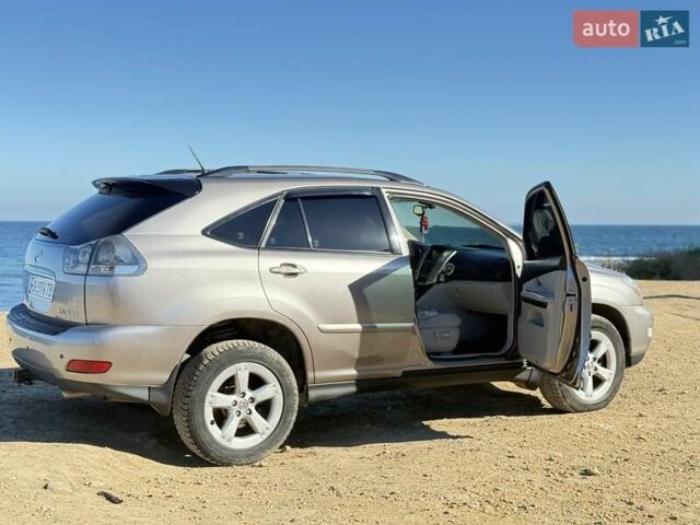 Лексус РХ 2005 в Черноморске (Ильичевске) на Automoto.ua Серый Лексус РХ, объемом двигателя 3.3 л и пробегом 210 тыс. км за 9000 $, фото 2 на Automoto.ua