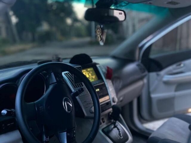 Лексус РХ 2005 у Одесі на Automoto.ua Сірий Лексус РХ, об'ємом двигуна 3.3 л та пробігом 220 тис. км за 9500 $, фото 4 на Automoto.ua