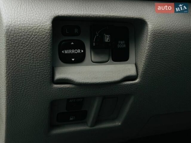 Серый Лексус РХ, объемом двигателя 3.31 л и пробегом 181 тыс. км за 9200 $, фото 22 на Automoto.ua