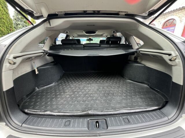 Лексус РХ 2005 в Белой Церкве на Automoto.ua Серый Лексус РХ, объемом двигателя 3.3 л и пробегом 281 тыс. км за 10300 $, фото 20 на Automoto.ua