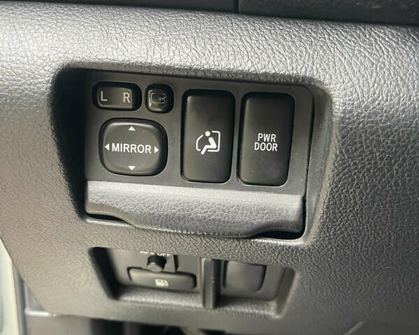 Серый Лексус РХ, объемом двигателя 3 л и пробегом 245 тыс. км за 10500 $, фото 7 на Automoto.ua