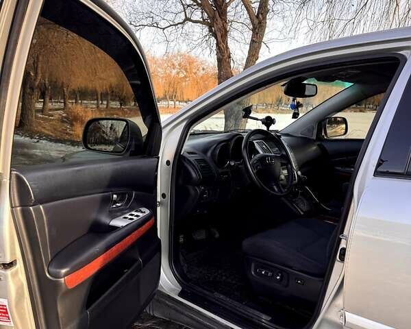 Серый Лексус РХ, объемом двигателя 3 л и пробегом 250 тыс. км за 10200 $, фото 9 на Automoto.ua