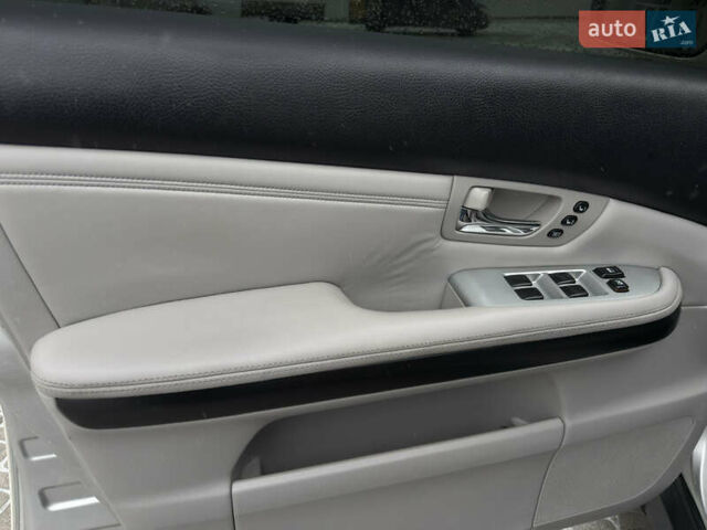 Сірий Лексус РХ, об'ємом двигуна 3 л та пробігом 338 тис. км за 8850 $, фото 30 на Automoto.ua