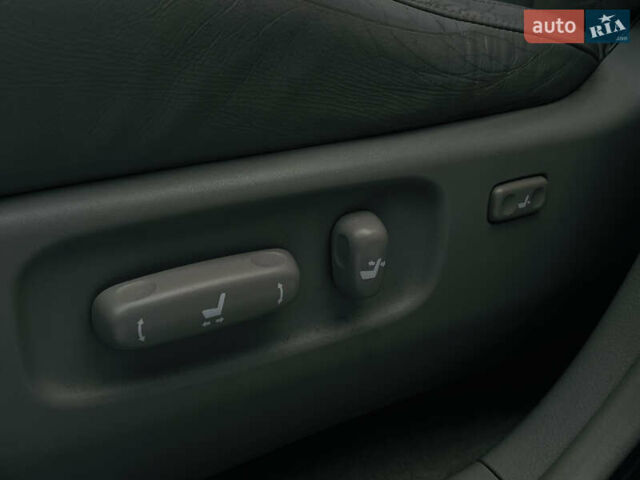 Серый Лексус РХ, объемом двигателя 3.3 л и пробегом 180 тыс. км за 9500 $, фото 26 на Automoto.ua