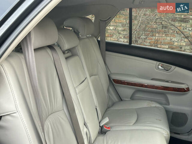 Сірий Лексус РХ, об'ємом двигуна 3.3 л та пробігом 258 тис. км за 9299 $, фото 28 на Automoto.ua