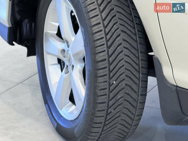 Серый Лексус РХ, объемом двигателя 3.31 л и пробегом 204 тыс. км за 9999 $, фото 49 на Automoto.ua