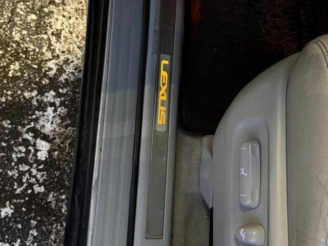 Сірий Лексус РХ, об'ємом двигуна 3.5 л та пробігом 180 тис. км за 10900 $, фото 17 на Automoto.ua