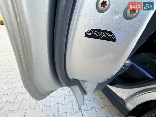 Серый Лексус РХ, объемом двигателя 3.31 л и пробегом 204 тыс. км за 9999 $, фото 89 на Automoto.ua