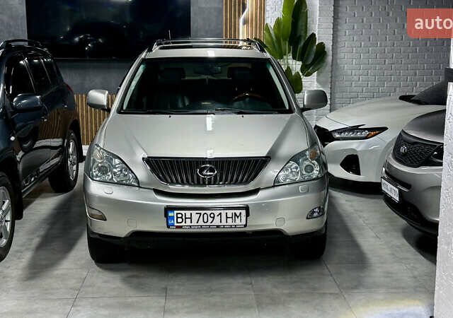 Серый Лексус РХ, объемом двигателя 3.31 л и пробегом 204 тыс. км за 9999 $, фото 3 на Automoto.ua