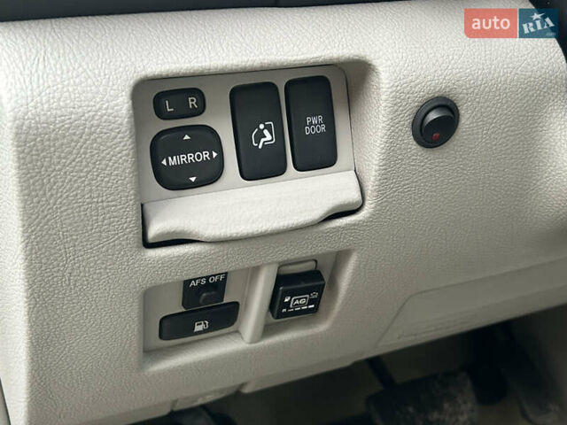 Сірий Лексус РХ, об'ємом двигуна 3.3 л та пробігом 258 тис. км за 9299 $, фото 23 на Automoto.ua