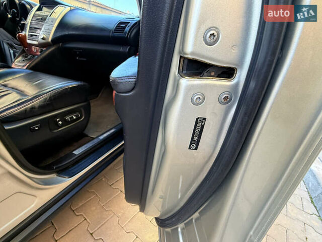 Серый Лексус РХ, объемом двигателя 3.31 л и пробегом 204 тыс. км за 9999 $, фото 87 на Automoto.ua