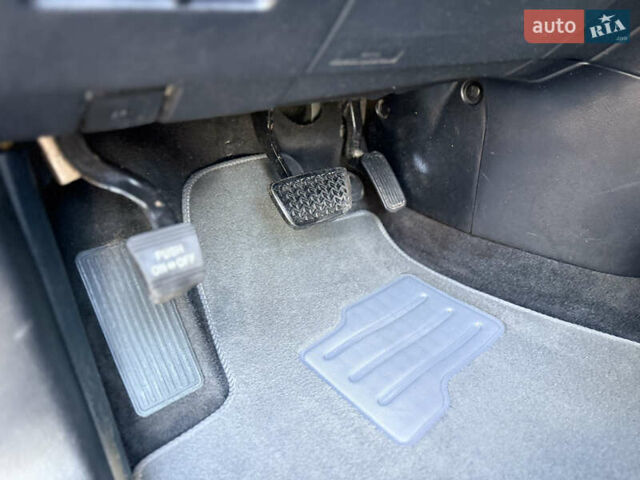 Серый Лексус РХ, объемом двигателя 3.31 л и пробегом 204 тыс. км за 9999 $, фото 53 на Automoto.ua