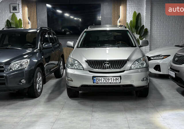 Серый Лексус РХ, объемом двигателя 3.31 л и пробегом 204 тыс. км за 9999 $, фото 2 на Automoto.ua