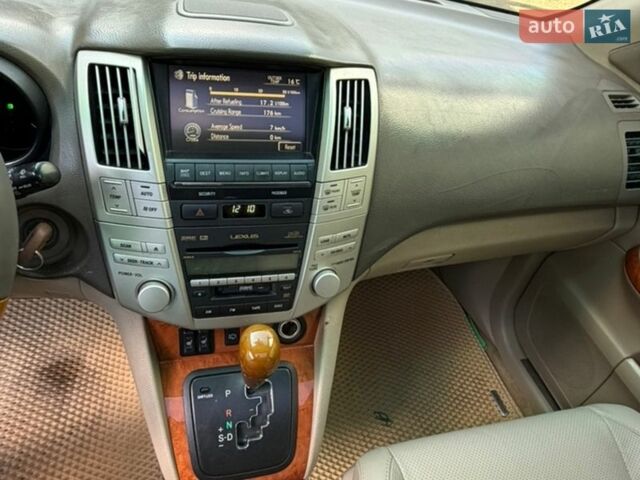 Сірий Лексус РХ, об'ємом двигуна 3.46 л та пробігом 256 тис. км за 7900 $, фото 15 на Automoto.ua