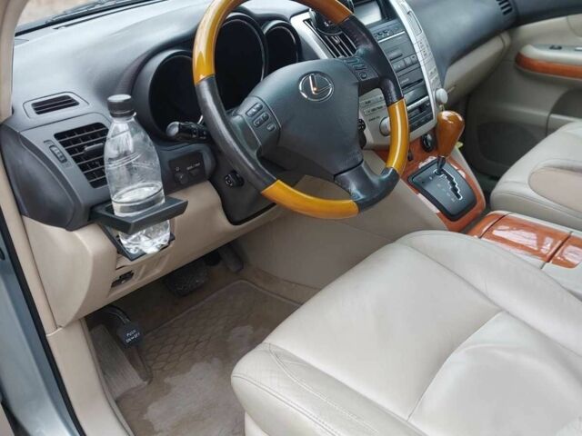 Серый Лексус РХ, объемом двигателя 3.3 л и пробегом 210 тыс. км за 10000 $, фото 9 на Automoto.ua