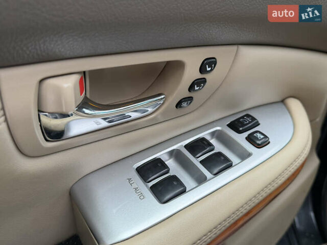 Серый Лексус РХ, объемом двигателя 3.46 л и пробегом 275 тыс. км за 12000 $, фото 25 на Automoto.ua