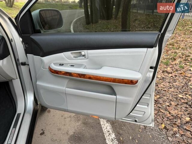 Серый Лексус РХ, объемом двигателя 3.5 л и пробегом 183 тыс. км за 11500 $, фото 12 на Automoto.ua