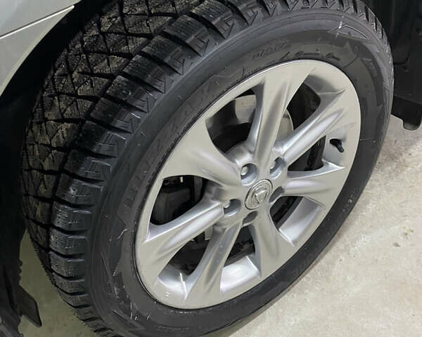 Серый Лексус РХ, объемом двигателя 3.46 л и пробегом 173 тыс. км за 12500 $, фото 1 на Automoto.ua