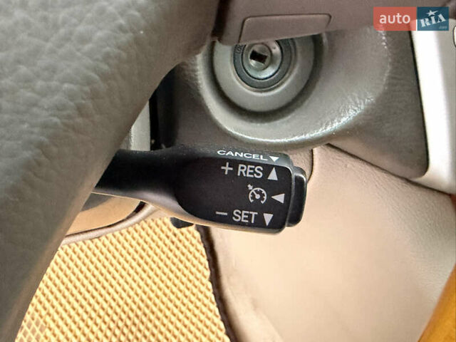 Серый Лексус РХ, объемом двигателя 3.46 л и пробегом 275 тыс. км за 12000 $, фото 22 на Automoto.ua