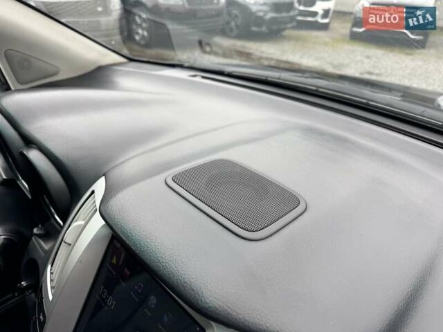 Серый Лексус РХ, объемом двигателя 3.46 л и пробегом 233 тыс. км за 10500 $, фото 71 на Automoto.ua
