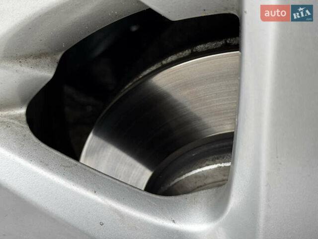 Серый Лексус РХ, объемом двигателя 3.46 л и пробегом 266 тыс. км за 10900 $, фото 9 на Automoto.ua