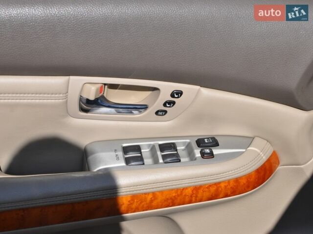 Сірий Лексус РХ, об'ємом двигуна 3.46 л та пробігом 57 тис. км за 15000 $, фото 19 на Automoto.ua