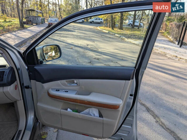 Сірий Лексус РХ, об'ємом двигуна 3.3 л та пробігом 226 тис. км за 11800 $, фото 22 на Automoto.ua