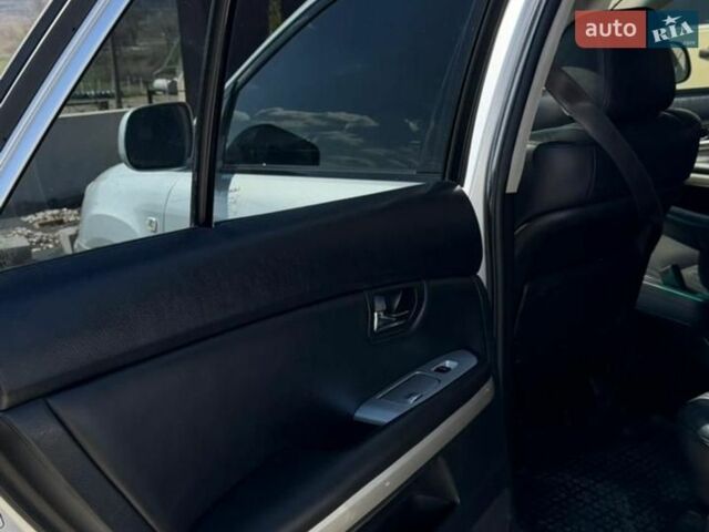 Серый Лексус РХ, объемом двигателя 3.3 л и пробегом 230 тыс. км за 13000 $, фото 9 на Automoto.ua