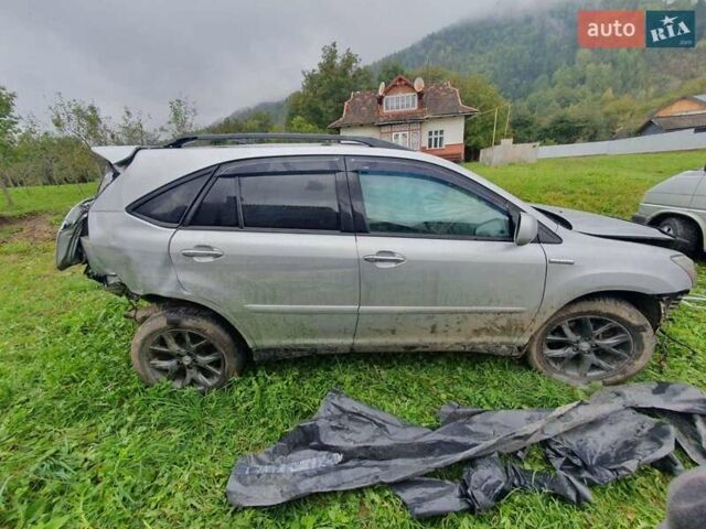 Лексус РХ 2008 в Верховине на Automoto.ua Серый Лексус РХ, объемом двигателя 3.46 л и пробегом 220 тыс. км за 3100 $, фото 1 на Automoto.ua