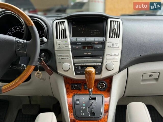 Сірий Лексус РХ, об'ємом двигуна 3.46 л та пробігом 267 тис. км за 11999 $, фото 25 на Automoto.ua