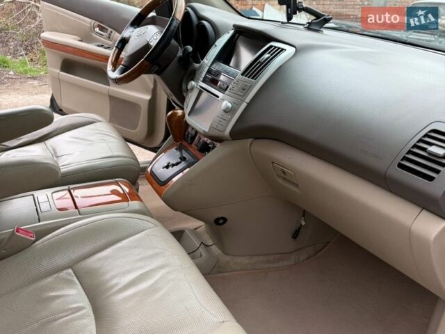 Серый Лексус РХ, объемом двигателя 3.46 л и пробегом 228 тыс. км за 12700 $, фото 63 на Automoto.ua