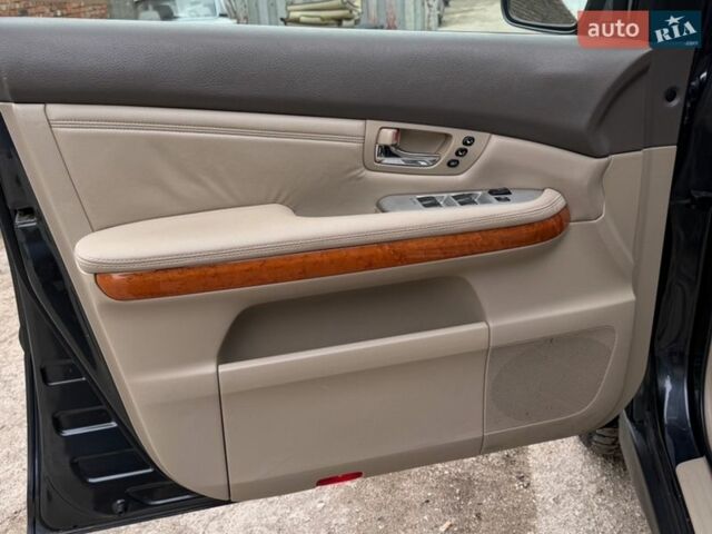 Серый Лексус РХ, объемом двигателя 3.46 л и пробегом 228 тыс. км за 12700 $, фото 51 на Automoto.ua