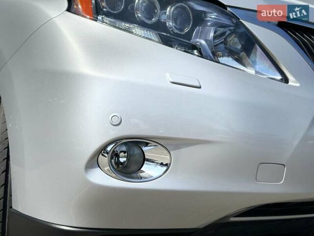 Лексус РХ 2009 в Одессе на Automoto.ua Серый Лексус РХ, объемом двигателя 3.46 л и пробегом 379 тыс. км за 19000 $, фото 13 на Automoto.ua