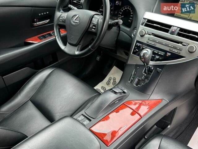 Серый Лексус РХ, объемом двигателя 3.5 л и пробегом 209 тыс. км за 15700 $, фото 18 на Automoto.ua