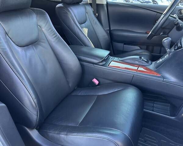 Серый Лексус РХ, объемом двигателя 3.5 л и пробегом 209 тыс. км за 15900 $, фото 17 на Automoto.ua