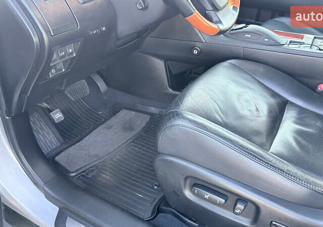 Сірий Лексус РХ, об'ємом двигуна 3.46 л та пробігом 135 тис. км за 22999 $, фото 19 на Automoto.ua