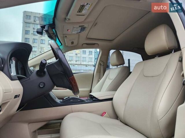 Лексус РХ 2010 в Киеве на Automoto.ua Серый Лексус РХ, объемом двигателя 3.46 л и пробегом 225 тыс. км за 17200 $, фото 14 на Automoto.ua