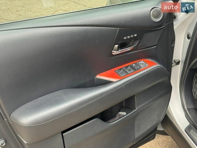 Сірий Лексус РХ, об'ємом двигуна 3.46 л та пробігом 211 тис. км за 15900 $, фото 14 на Automoto.ua