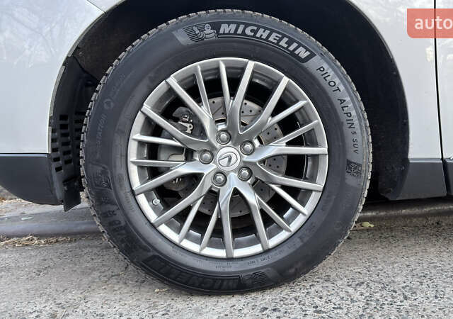 Сірий Лексус РХ, об'ємом двигуна 3.46 л та пробігом 135 тис. км за 22999 $, фото 26 на Automoto.ua