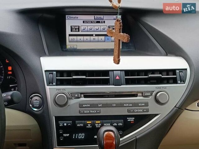 Сірий Лексус РХ, об'ємом двигуна 3.5 л та пробігом 133 тис. км за 16690 $, фото 33 на Automoto.ua